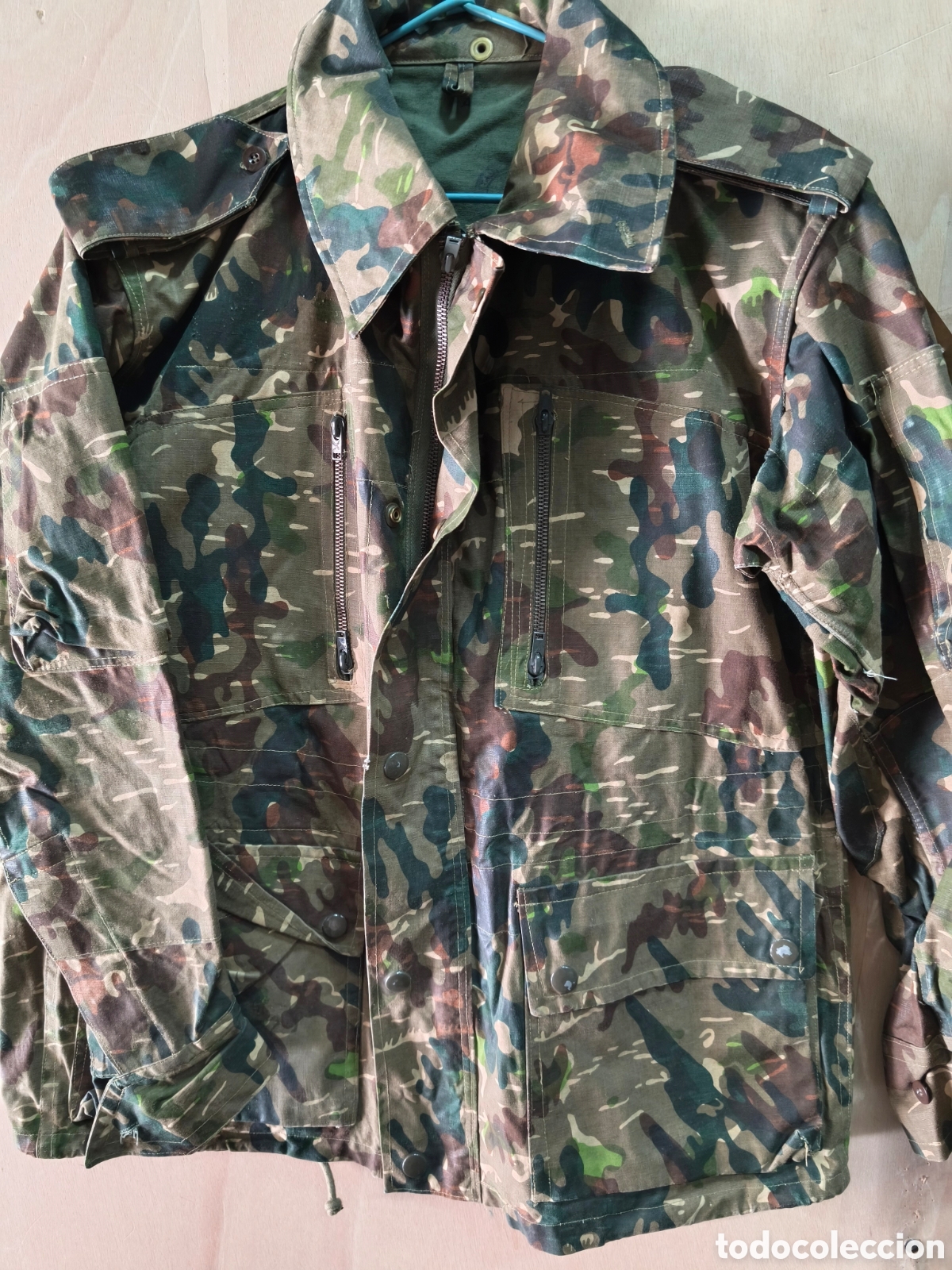 Coleccionismo: CHAQUET&Oacute;N PARACAIDISTA M-61 CAMUFLAJE OTO&Ntilde;O A&Ntilde;OS 70 A 48&times;60&times;120&times;70 CMS