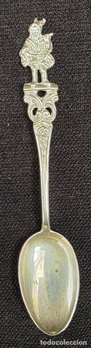 Coleccionismo: Cucharilla Souvenir Vintage Holandesa Figura Tradicional 9 cm Metal Plateado