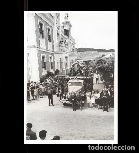 Coleccionismo: �HL16 - [RIVEIRA]. SAN CRISTOVO NA PRAZA DO CONCELLO. RIBEIRA. CORU&Ntilde;A. GALICIA. LAMINA FOTOGRAFICA.