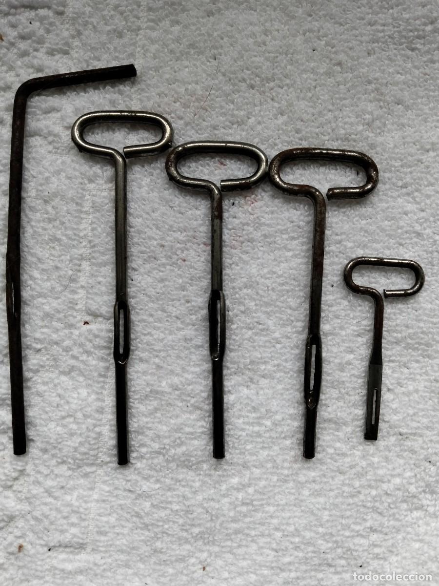 Colecionismo: LOTE 5 ABRELATAS DIFERENTES