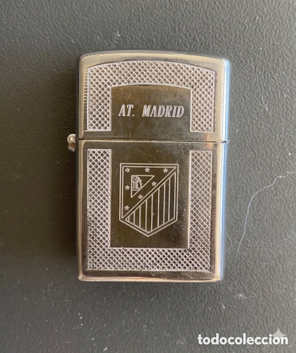 Coleccionismo: Mechero de Gas Atl&eacute;tico Madrid Guilloch&eacute; con Escudo Grabado + Funda Piel Original