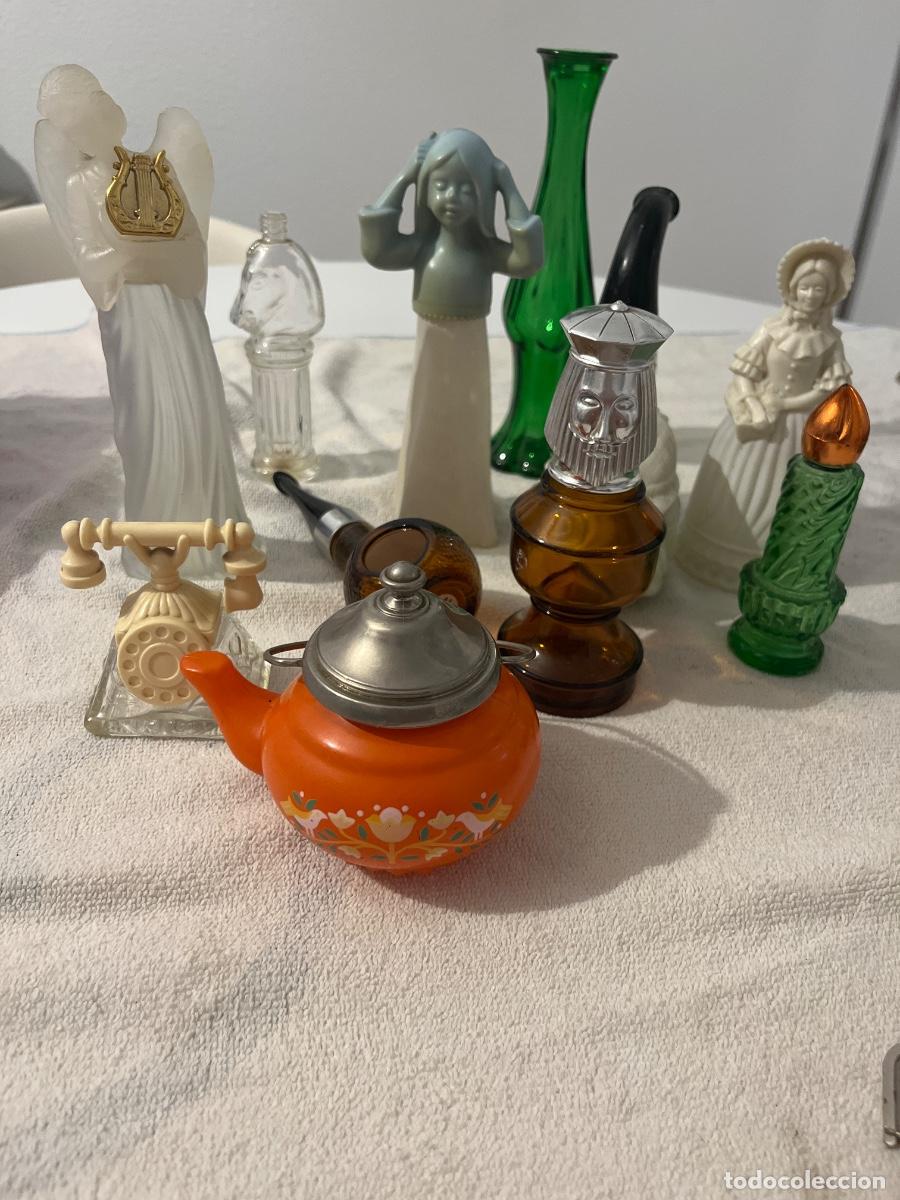 Coleccionismo: Lote antiguo de frascos de Avon - Foto 2