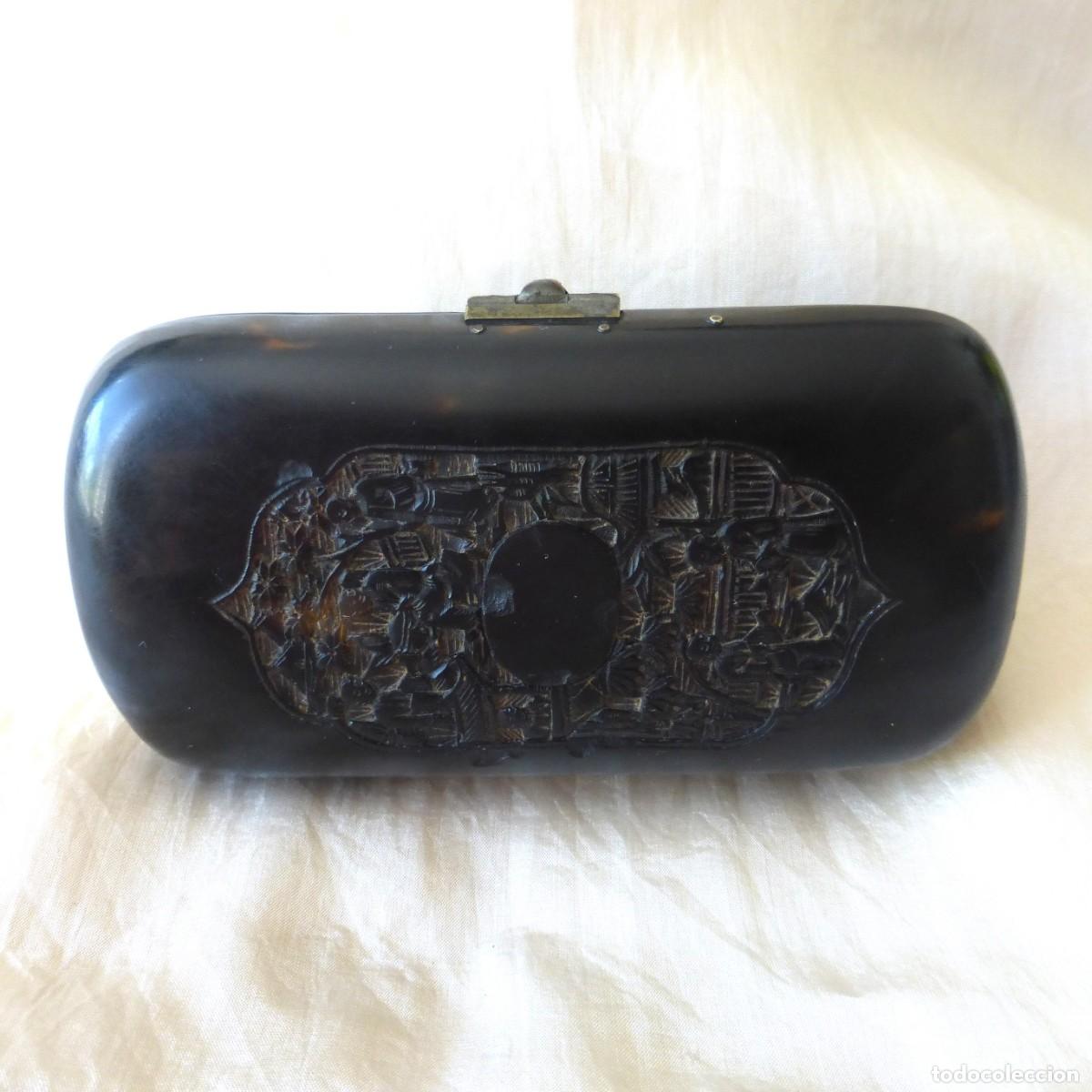 Coleccionismo: ANTIGUA CAJA PITILLERA CHINA CANTON CAREY TALLADA S. XIX VICTORIAN CHINESE CIGARETTE CASE CARVED