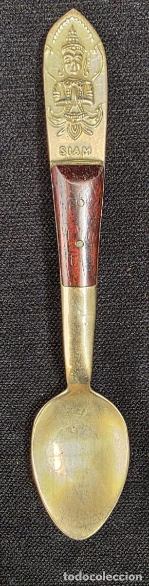 Colecionismo: Cucharilla Antigua Souvenir de Siam (Tailandia) con Mango de Madera &ndash; 10 cm &ndash; Pieza de Colecci&oacute;n