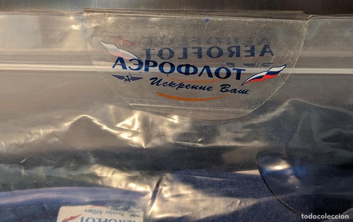 Coleccionismo: AEROFLOT KIT DE VIAJE AZUL