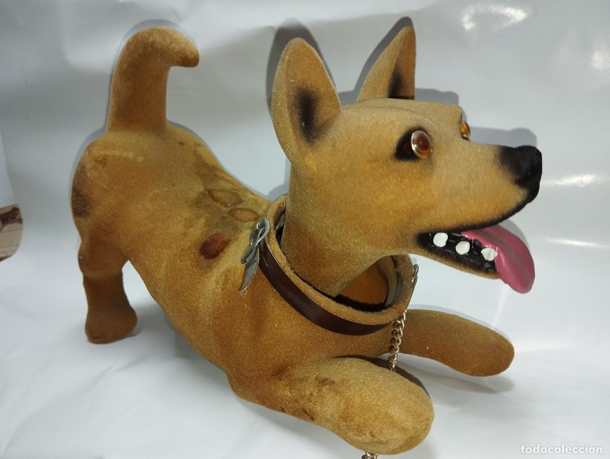 Coleccionismo: FIGURA PARA COCHE DE PERRO CON CABEZA M&Oacute;VIL VINTAGE A&Ntilde;OS 80