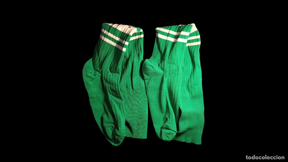 Collecting: MEDIAS F&Uacute;TBOL VINTAGE REAL BETIS BALOMPI&Eacute; - VERDES CON FRANJAS BLANCAS - A&Ntilde;OS 70/80 - COLECCIONISTA