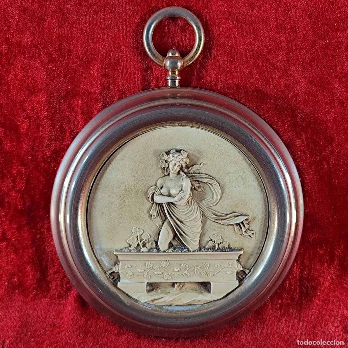 Coleccionismo: MEDALL&Oacute;N DE BISCUIT - ESCENA CLASICA ROMANA - MARCO REDONDO - PLAF&Oacute;N - BAJORELIEVE - 13 CM DIAMETRO