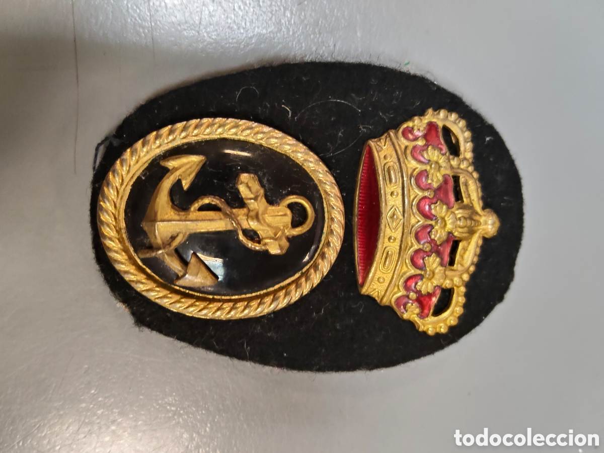 Coleccionismo: Galleta de la Armada Espa&ntilde;ola, insignia para la gorra
