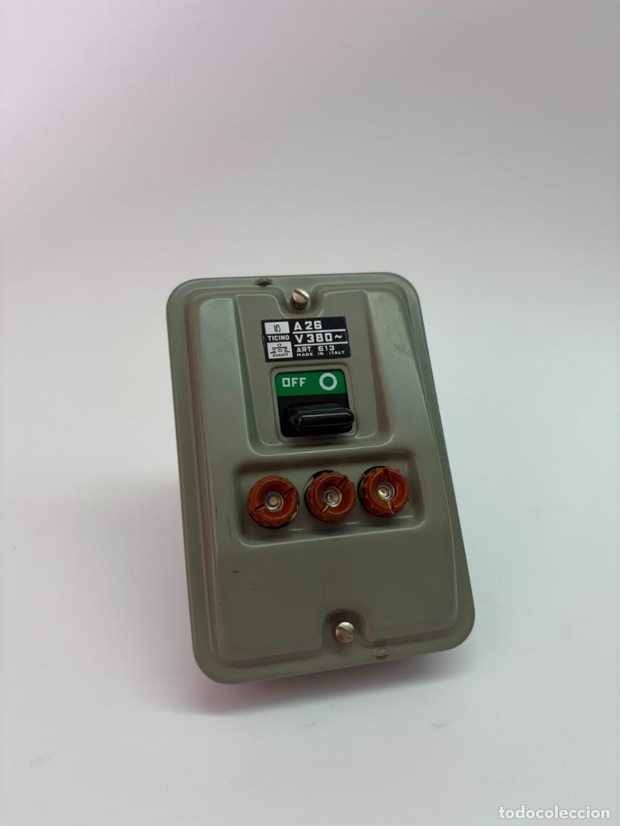 Coleccionismo: Interruptor Tripolar Industrial Bticino 613 (26A 380V) Nuevo en Caja Vintage