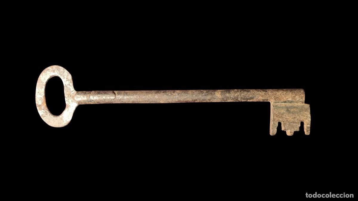 Collecting: LLAVE ANTIGUA DE HIERRO FORJADO - SIGLOS XVIII-XIX - PIEZA DE GRAN ANTIG&Uuml;EDAD Y COLECCIONISTA