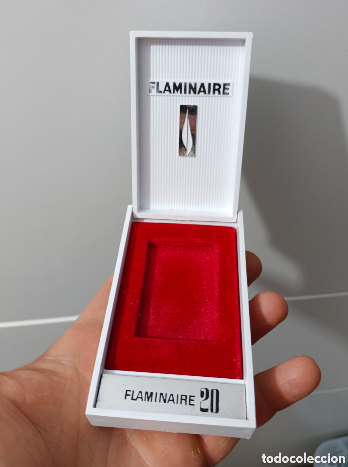 Coleccionismo: Antigua caja mechero Flaminaire 20