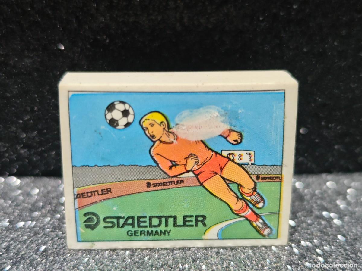 Coleccionismo: GOMA DE BORRAR CON JUGADOR DE F&Uacute;TBOL. MARCA STAEDTLER, MADE IN GERMANY.