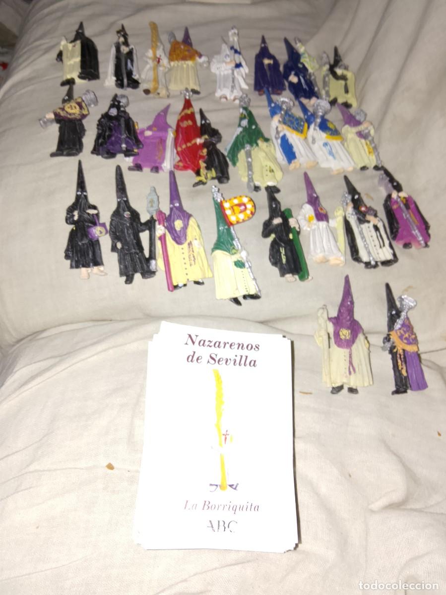 Coleccionismo: Lote de 26 figuras de resina de nazarenos de Sevilla Abc con 56 cartas de ellos