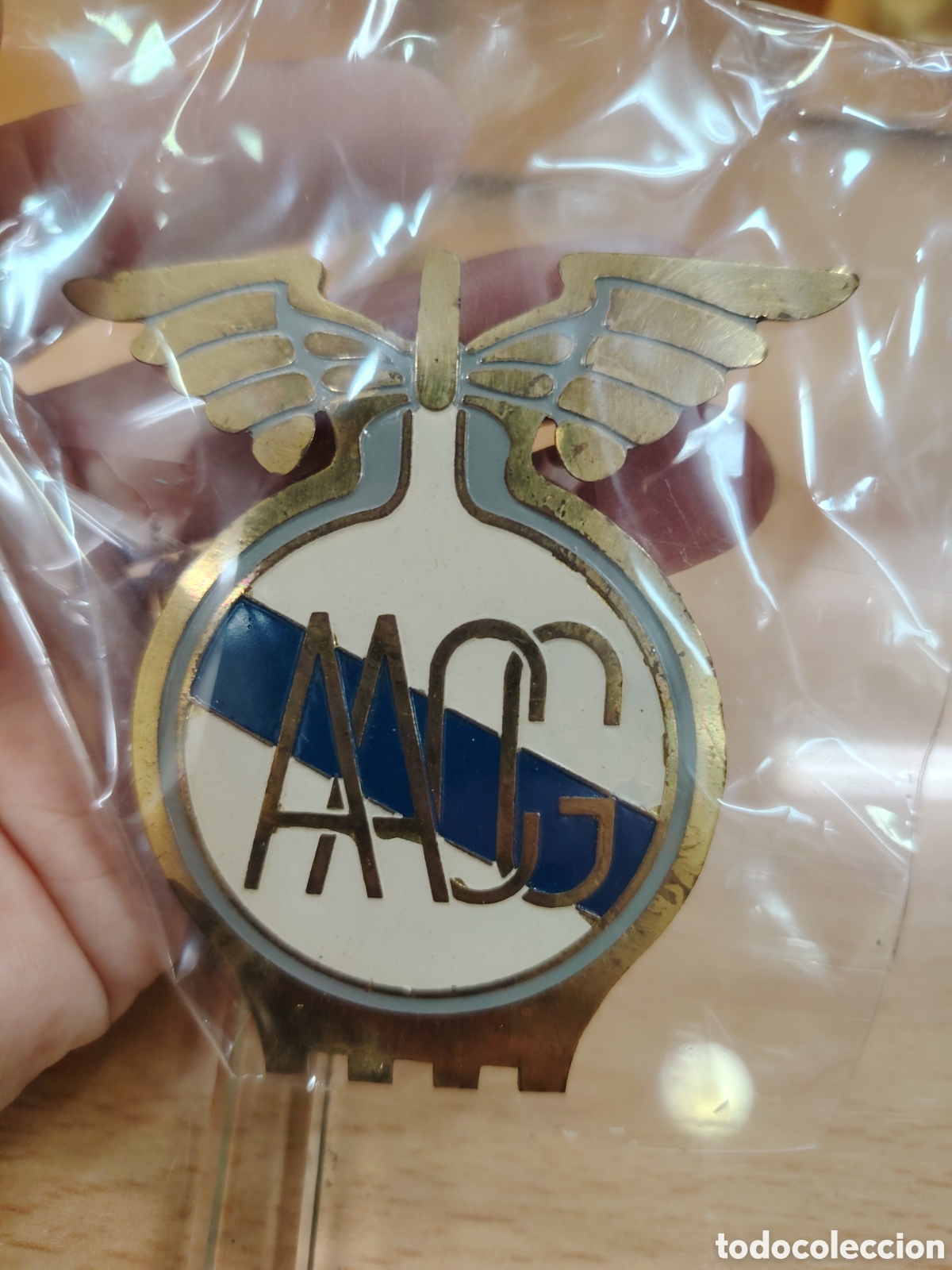 Collecting: Chapa antigua Autom&oacute;vil Club de Galicia