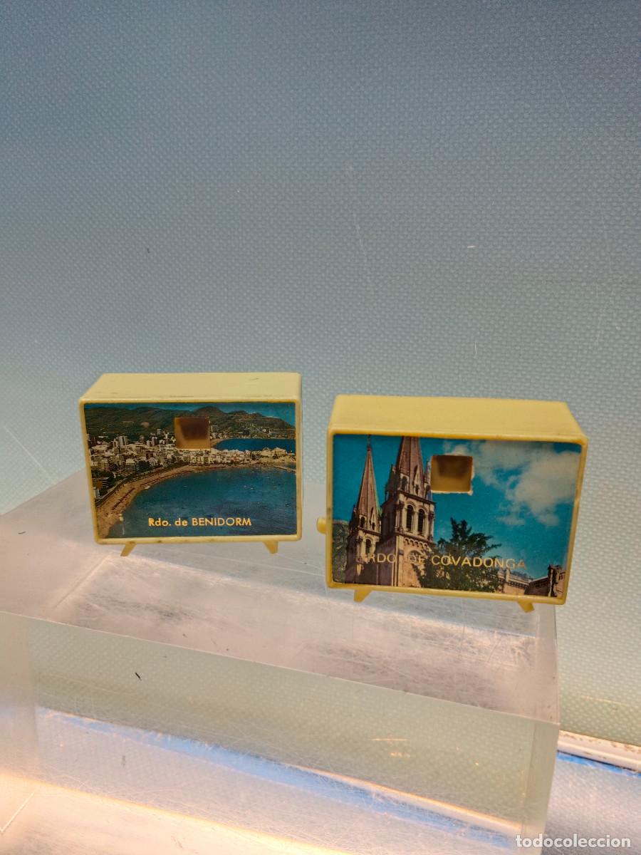 Coleccionismo: Dos peque&ntilde;os televisores souvenir vintage Covadonga y Benidorm, peque&ntilde;as diapositivas