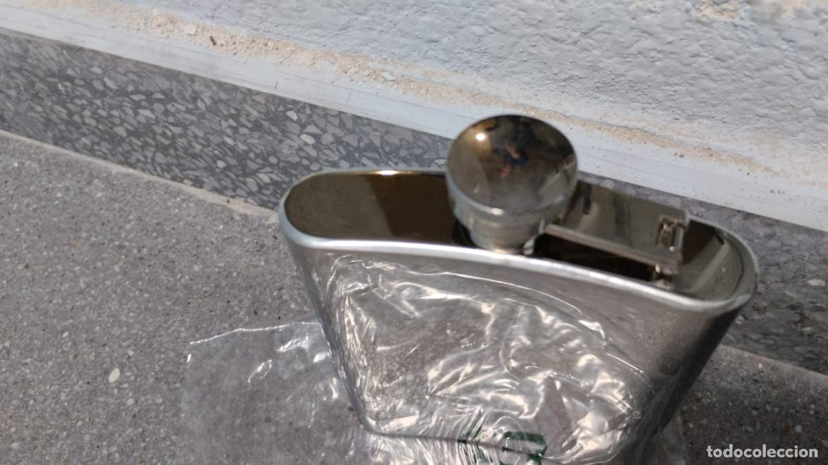 Coleccionismo: Petaca de acero inoxidable - Foto 2