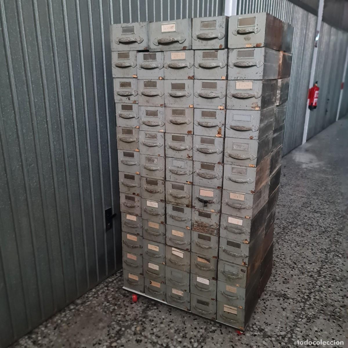 Colecionismo: Lote de 100 Cajones de Ferreter&iacute;a Antigua (S. XX) - Madera y Metal - Decoracion Industrial
