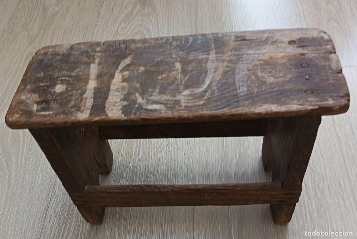 Coleccionismo: Banqueta de madera. A&ntilde;os 40.