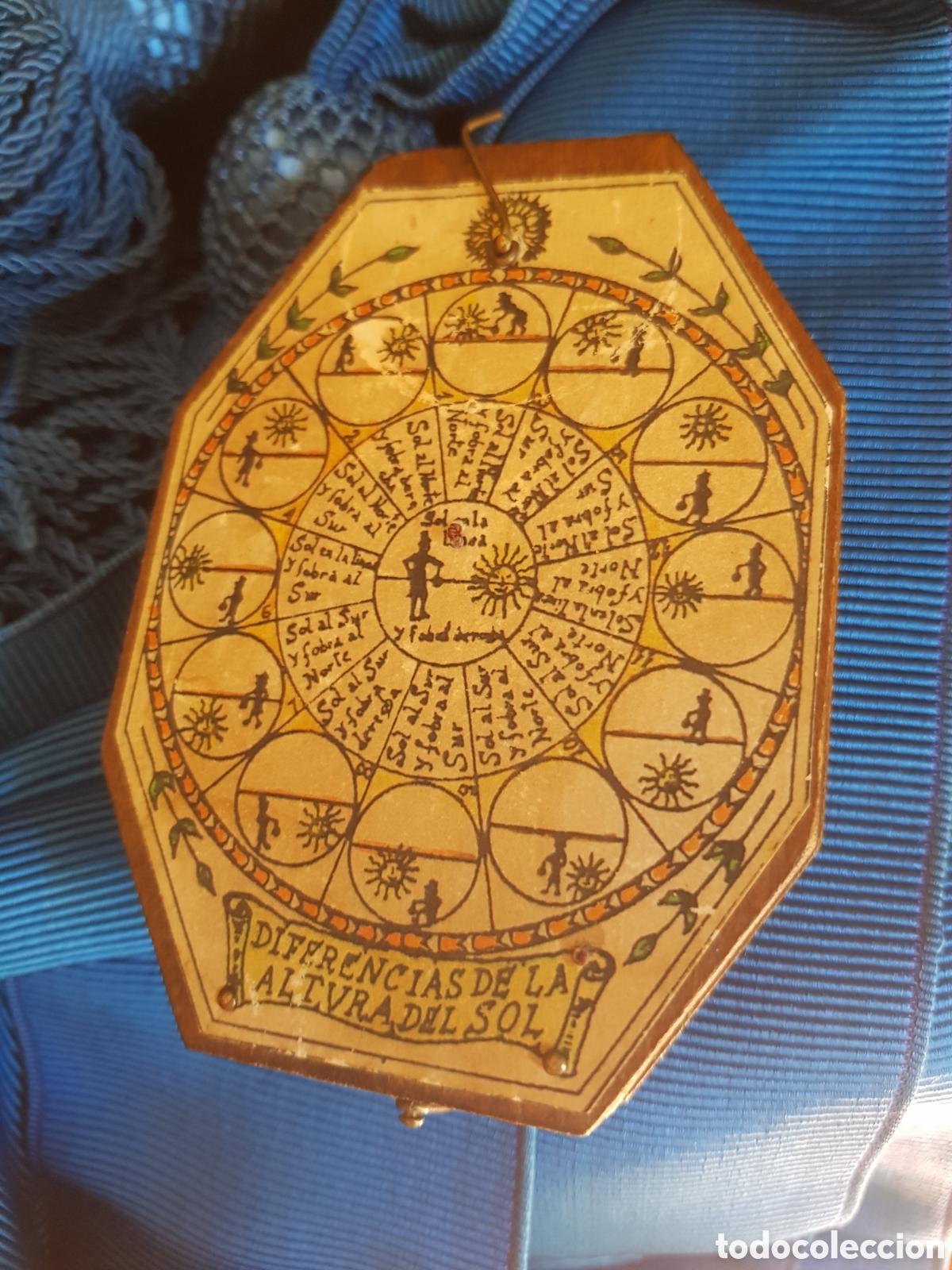 Coleccionismo: CURIOSO RELOJ DE SOL DE MADERA