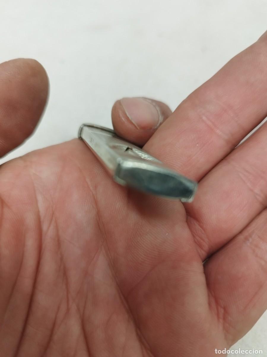 Coleccionismo: Antiguo cortapuros metalico. - Foto 2