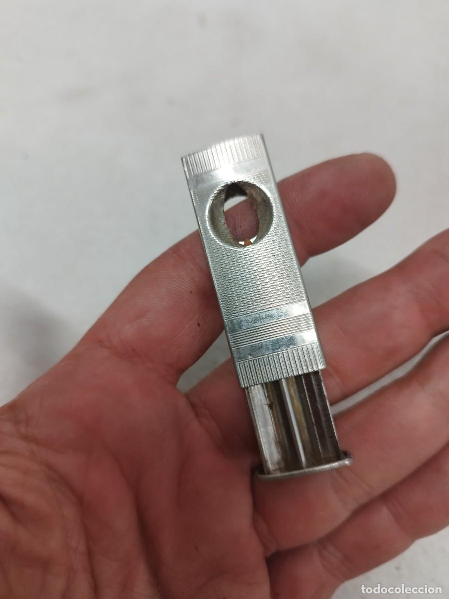 Coleccionismo: Antiguo cortapuros metalico. - Foto 4