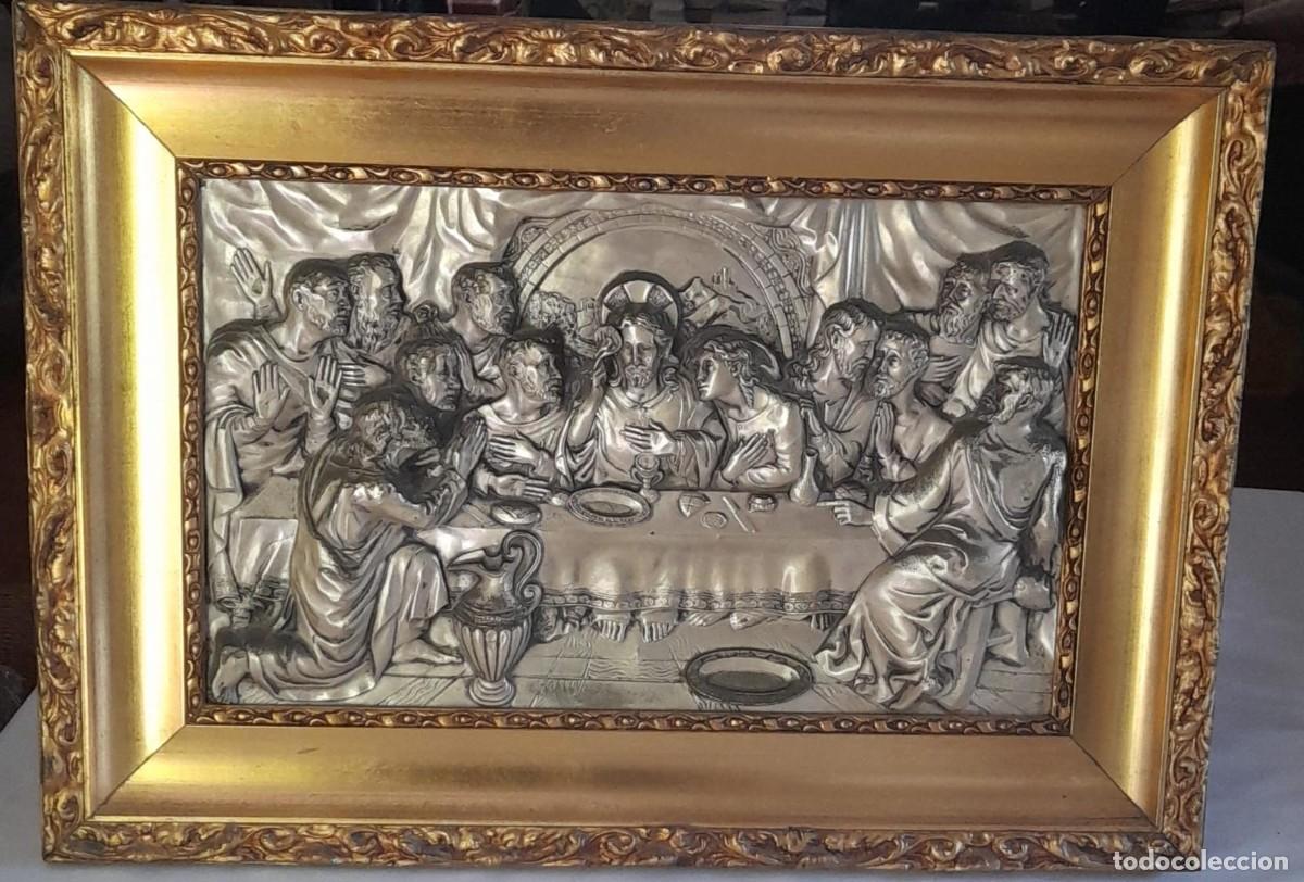 Coleccionismo: SAGRADA CENA EN ALTO RELIEVE DE METAL, ENMARCADA