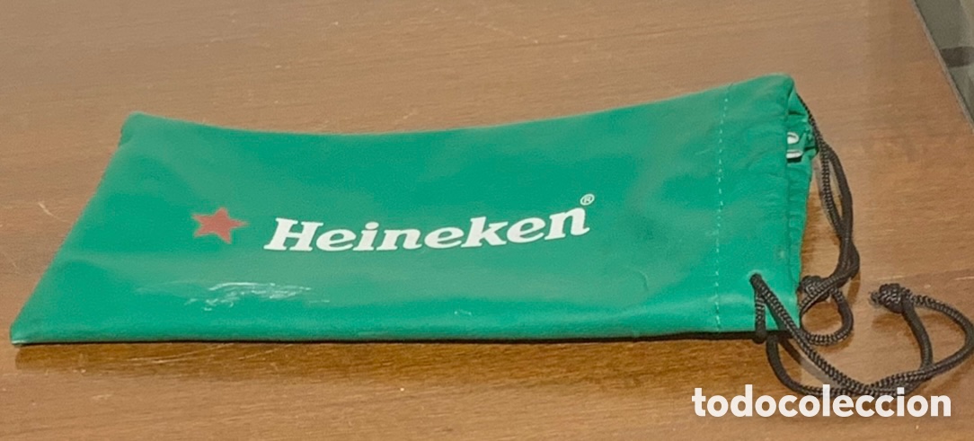 Colecionismo: Funda para gafas. Publicidad Cerveza HEINEKEN. Tejido verde.