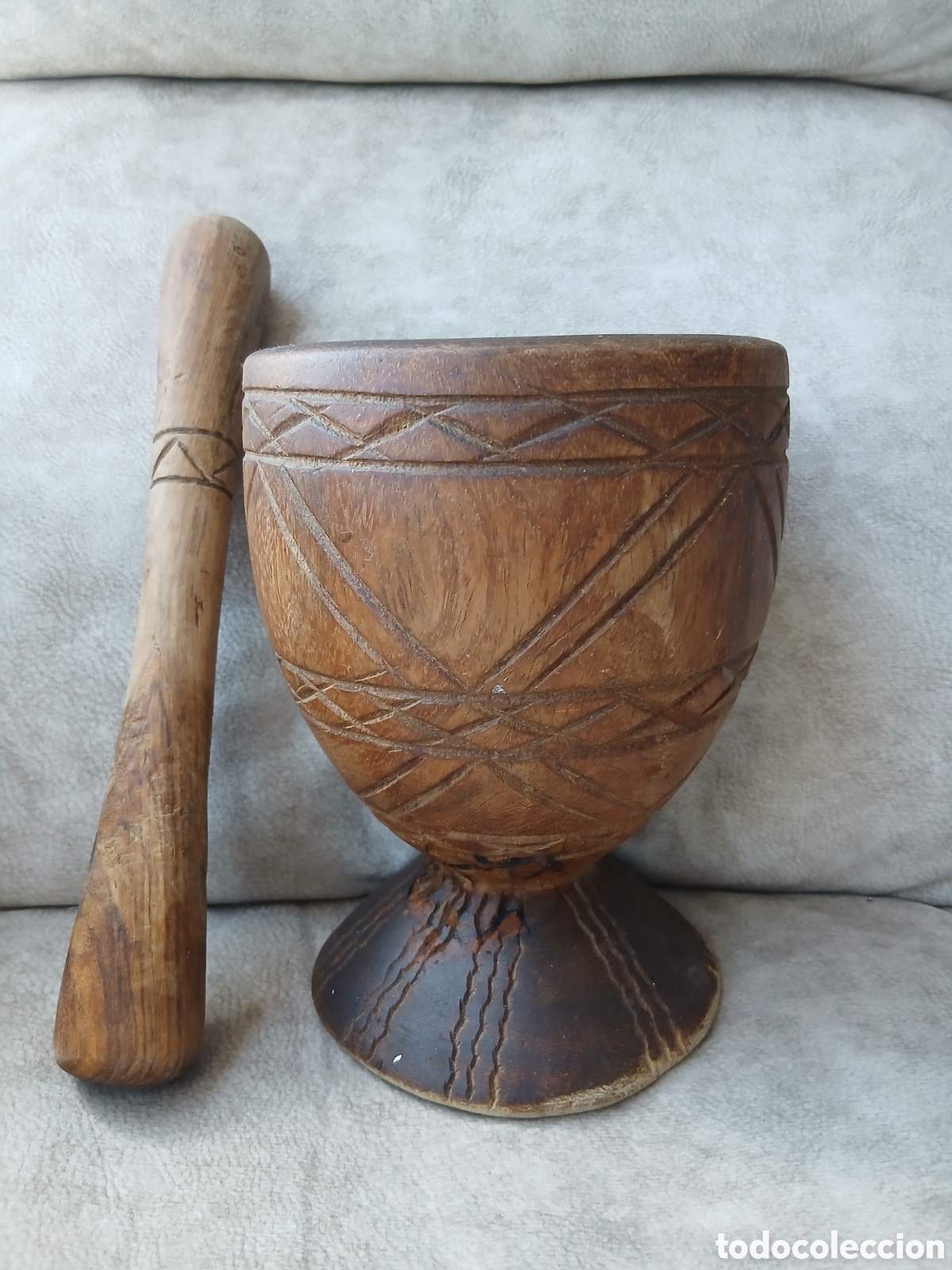 Coleccionismo: Mortero de madera con maza tallado a mano (Pieza Artesanal hecha a mano y procedencia de &Aacute;frica)