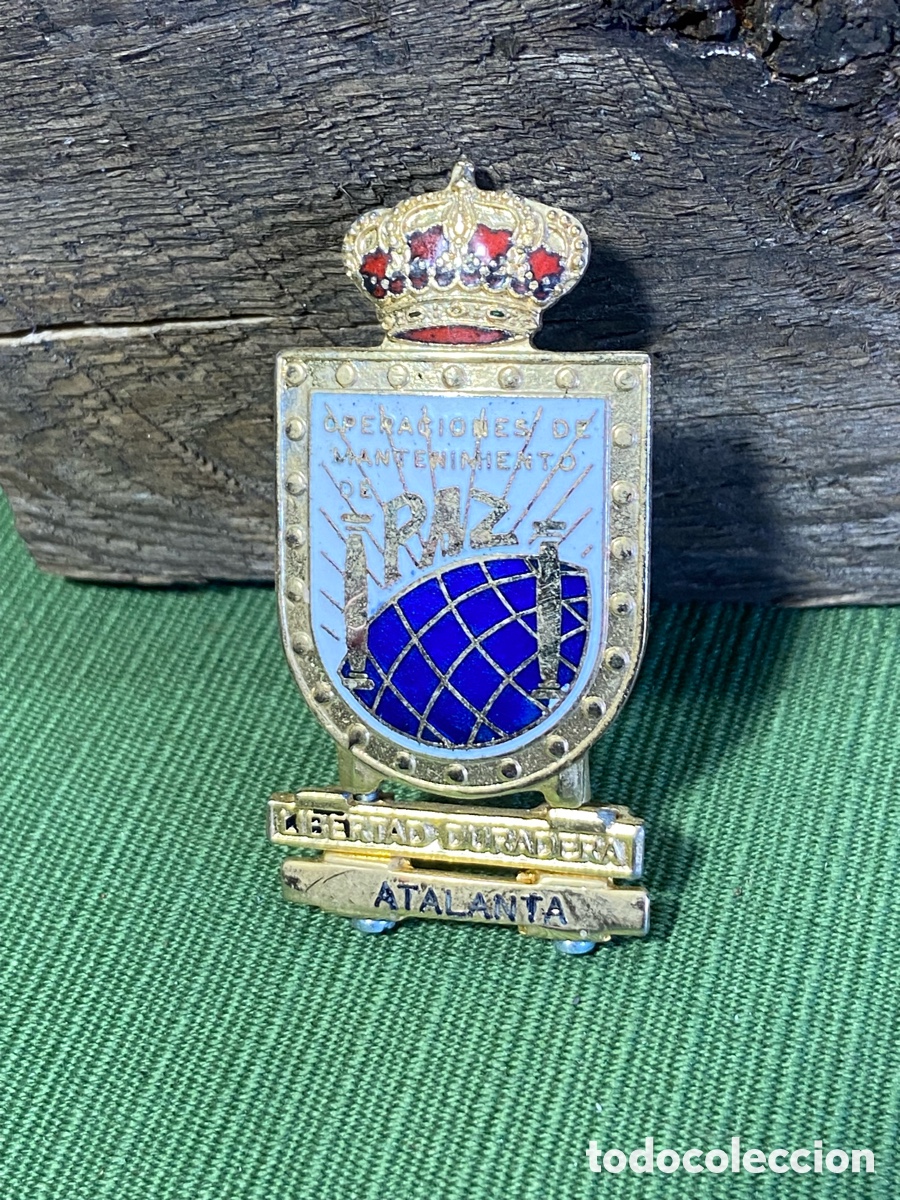 Coleccionismo: Insignia o condecoraci&oacute;n por operaciones de mantenimiento de la paz. Atalanta y Libertad duradera.