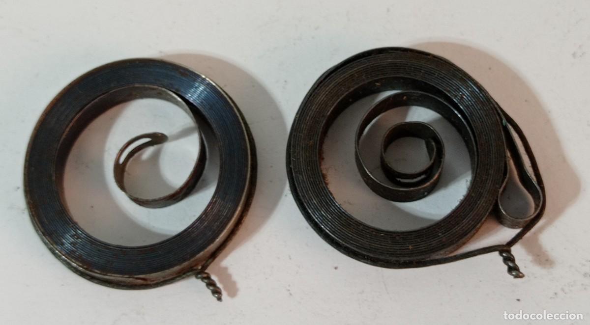 Coleccionismo: DOS RESORTES - MUELLE REAL - DESPERTADOR - AUT&Oacute;MATAS - JUGUETES - 27 X 5 MM