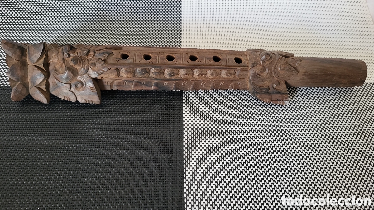 Coleccionismo: Antigua flauta de madera noble indigena