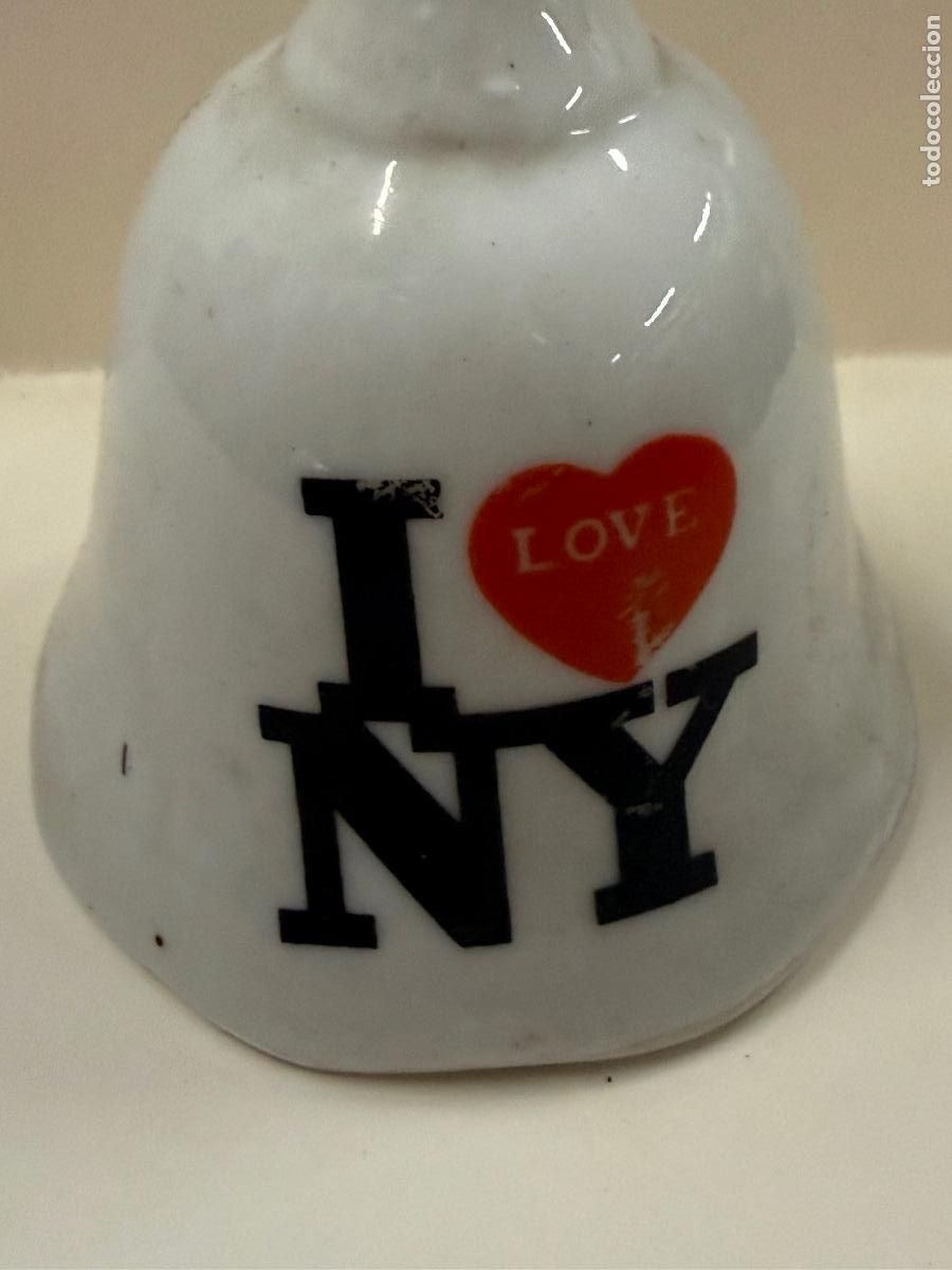 Coleccionismo: Bonita campanilla en porcelana. I LOVE NY. NEW YORK. Bonito sonido. 11cms
