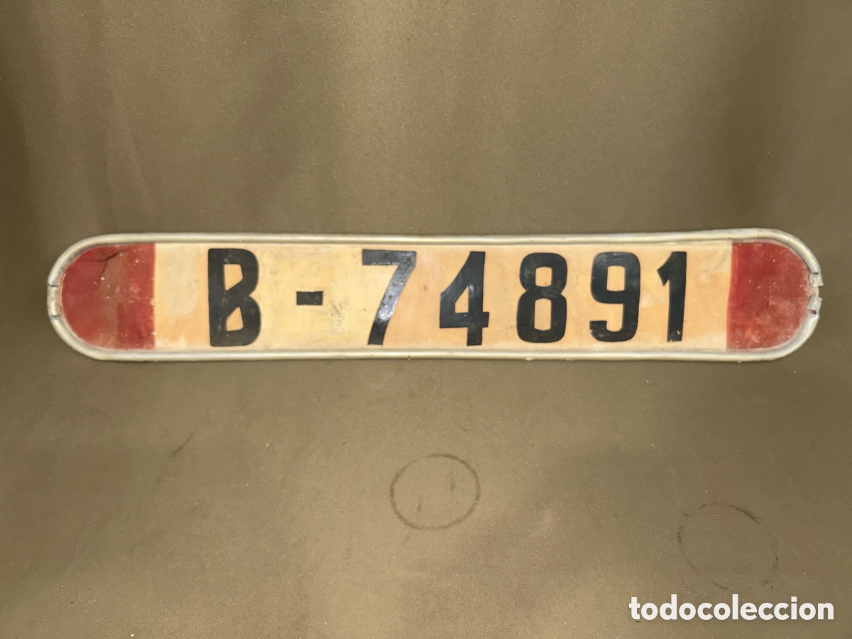 Coleccionismo: ANTIGUA MATR&Iacute;CULA DE CAMION DE BARCELONA 79&rsquo;5 CM *VER FOTOS*