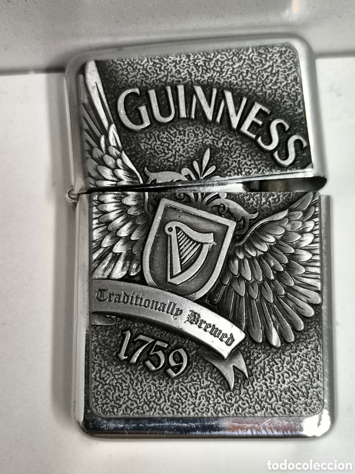 Coleccionismo: Mechero gasolina guinness cerveza no cierra bien