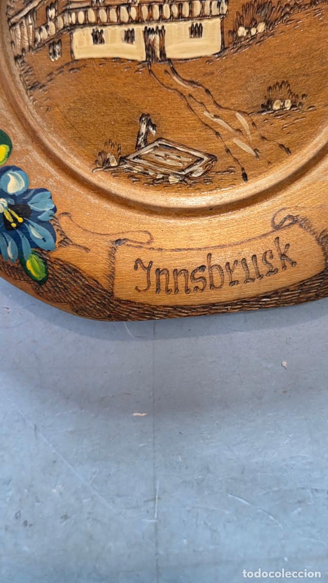 Coleccionismo: plato de madera tallado y pintado - Foto 7