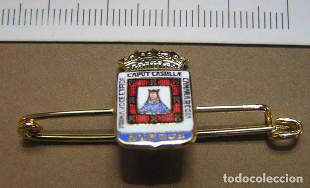 Coleccionismo: INSIGNIA ALFILER DEL ESCUDO DE LA CIUDAD DE BURGOS
