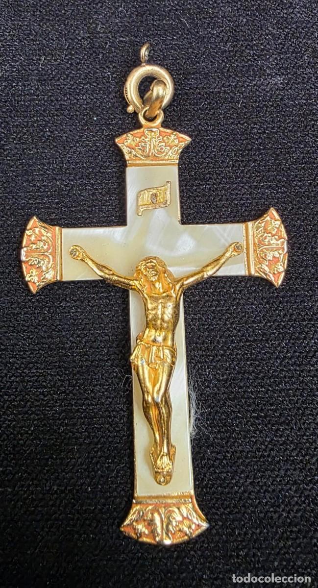 Sammeln: Cruz crucifijo vintage bicolor con detalles ornamentales y Cristo en relieve &ndash; 7 x 4 cm