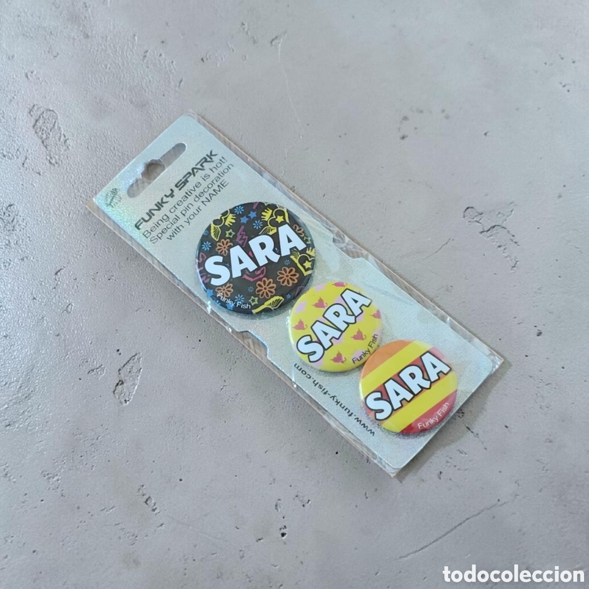 Coleccionismo: :::: AA53 - LOTE DE TRES CHAPAS CON NOMBRE - SARA