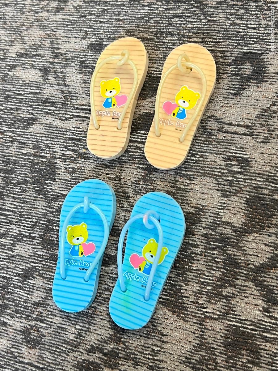 Coleccionismo: GOMAS DE BORRAR CHANCLAS APPLE BEAR - 4 UNIDADES