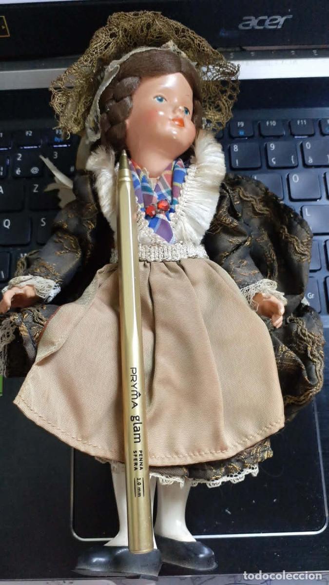 Coleccionismo: Mu&ntilde;eca celuloide - traje regional - 23 cm - Foto 3