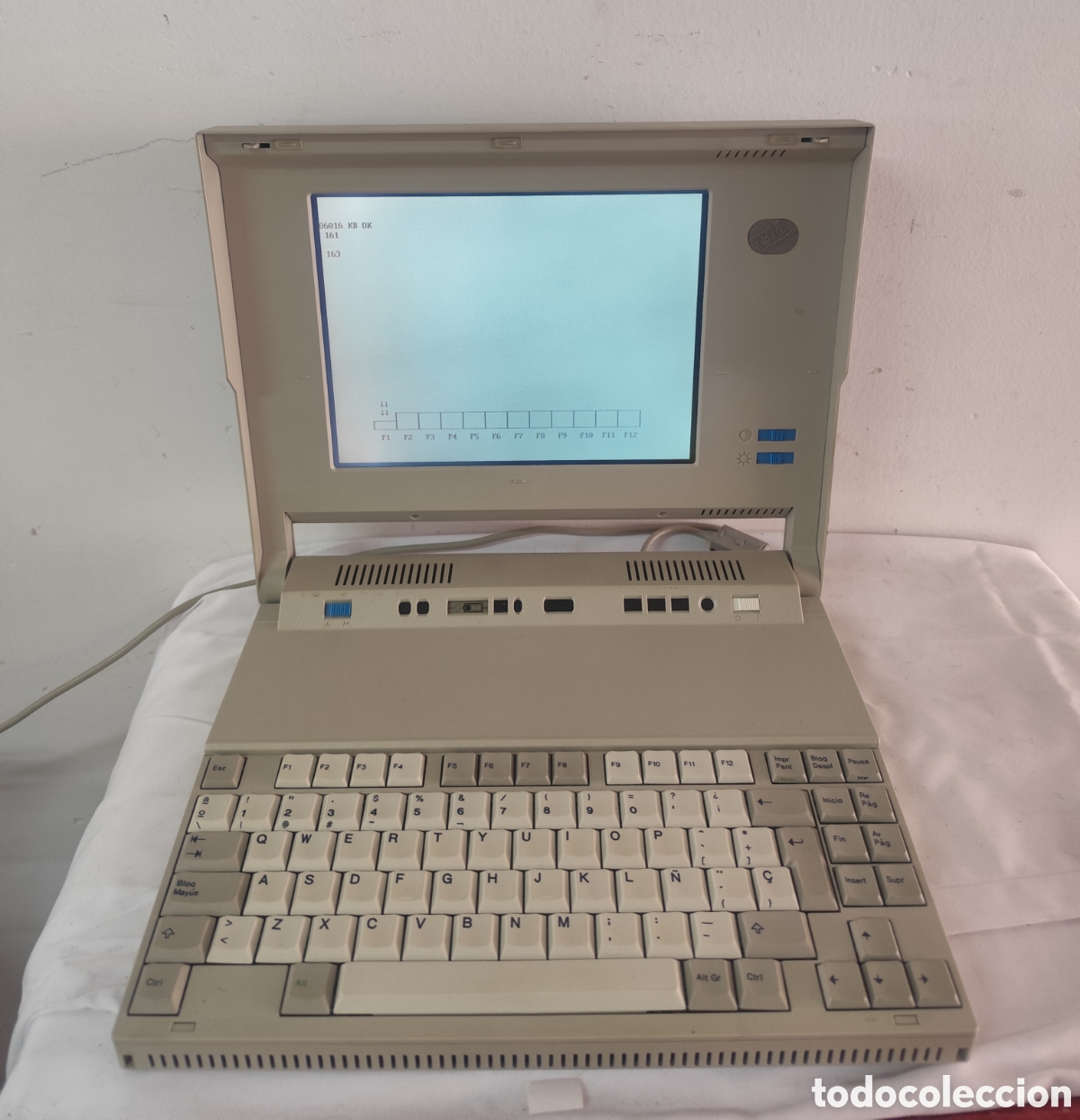 Coleccionismo: Ordenador port&aacute;til IBM PS/2 Model L40 SX.