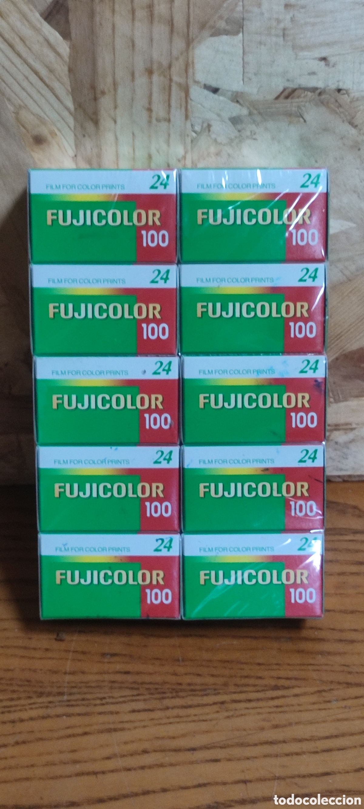 Coleccionismo: 10 carretes de fotos Fujifilm fujicolor 100 de 24 exposiciones nuevo. Caducado en Abril de 2012