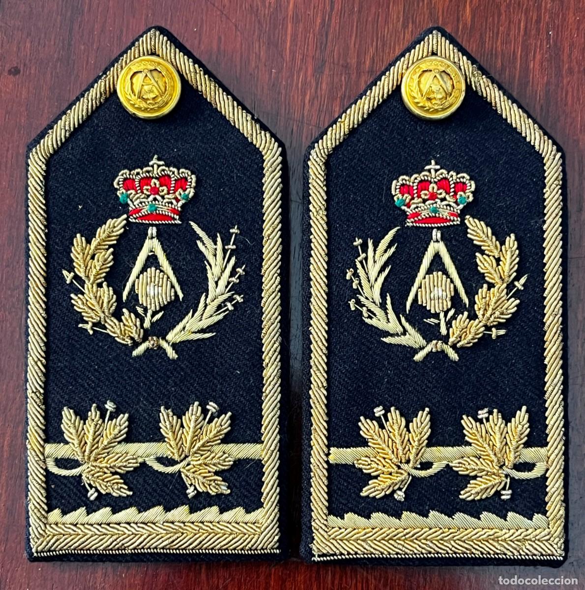 Coleccionismo: PAREJA DE HOMBRERAS DE ARQUITECTO (40'S) INGENIERIA PALAS GALON EMBLEMA INSIGNIA INGENIERO TECNICO,