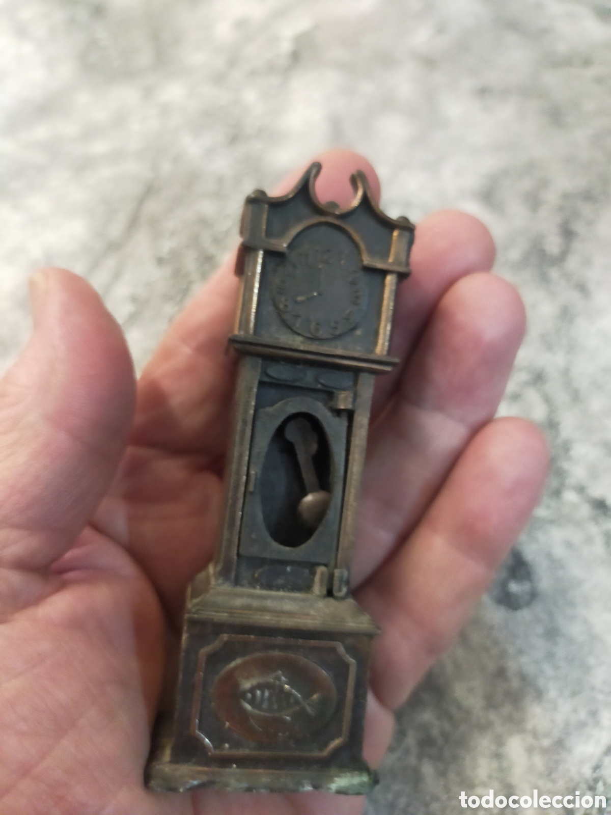 Coleccionismo: M&aacute;quina reloj de pared, made in Hong Kong