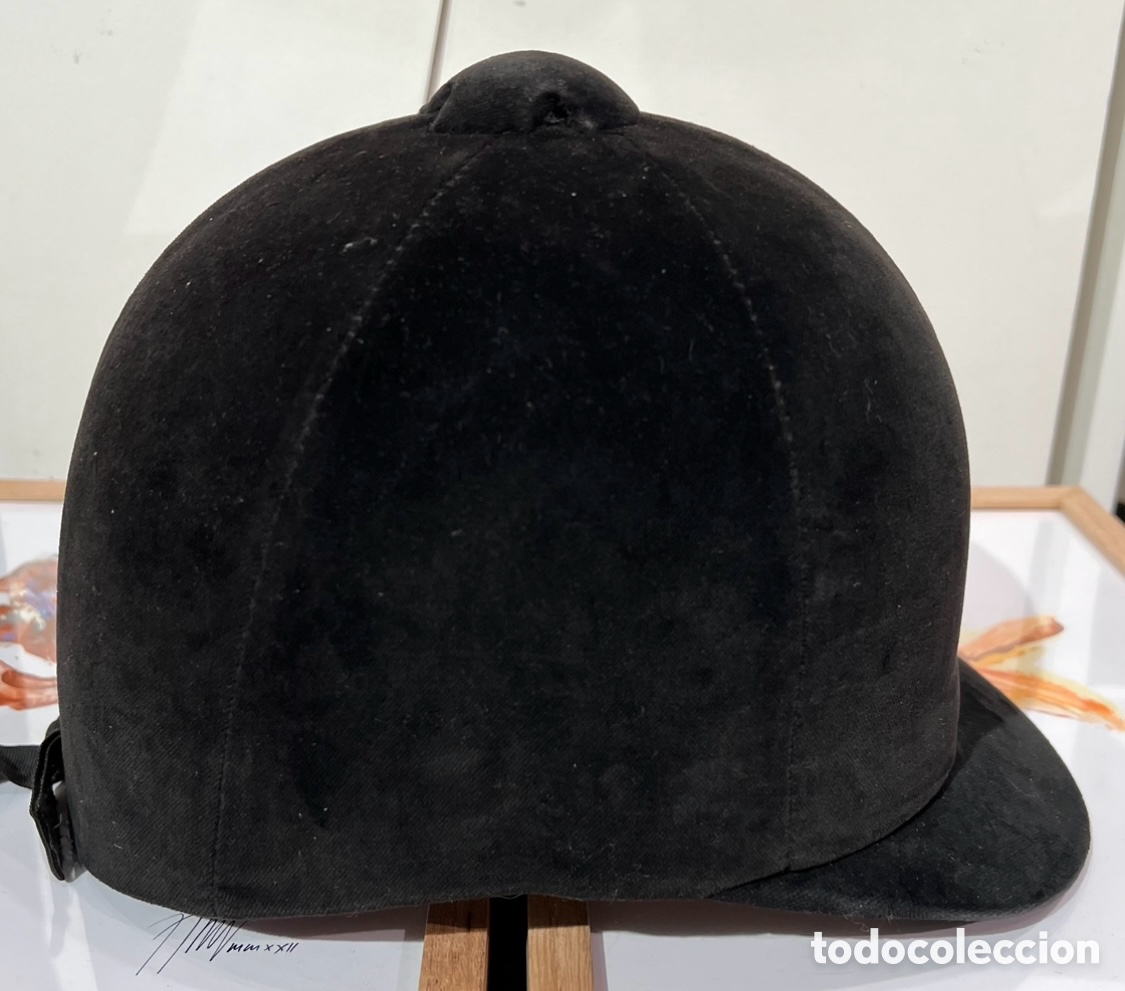 Coleccionismo: Sombrero de equitaci&oacute;n. CHRISTY BEAUFORT CP-D. 6 7/8 56. Terciopelo. Negro. Made in England.