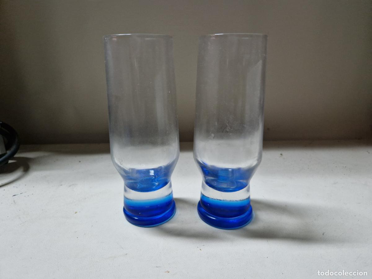Coleccionismo: 2 BONITOS VASOS DE CRISTAL. FONDO AZUL. MEDIDA 12*12