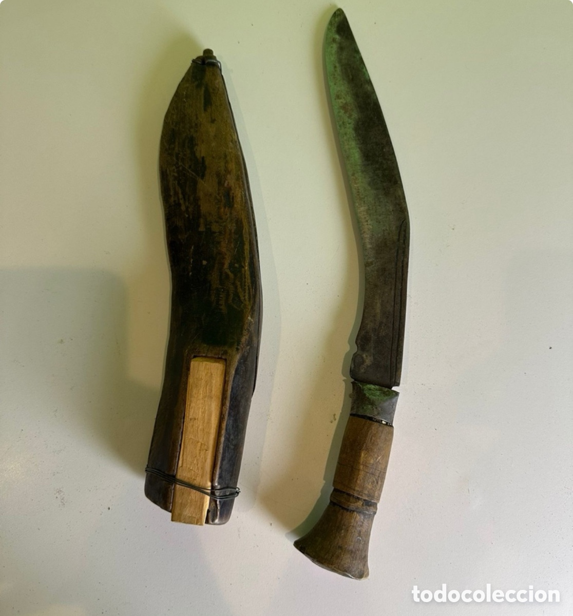 Coleccionismo: Antiguo Kukri Nepal&iacute; del Siglo XIX con Funda Original de Madera &ndash; Pieza &Eacute;tnica de Colecci&oacute;n