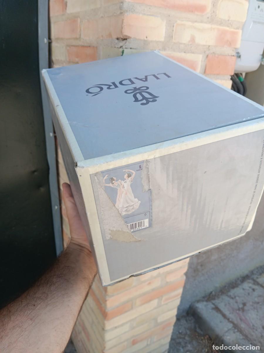 Collecting: Caja Lladr&oacute; vacia ..