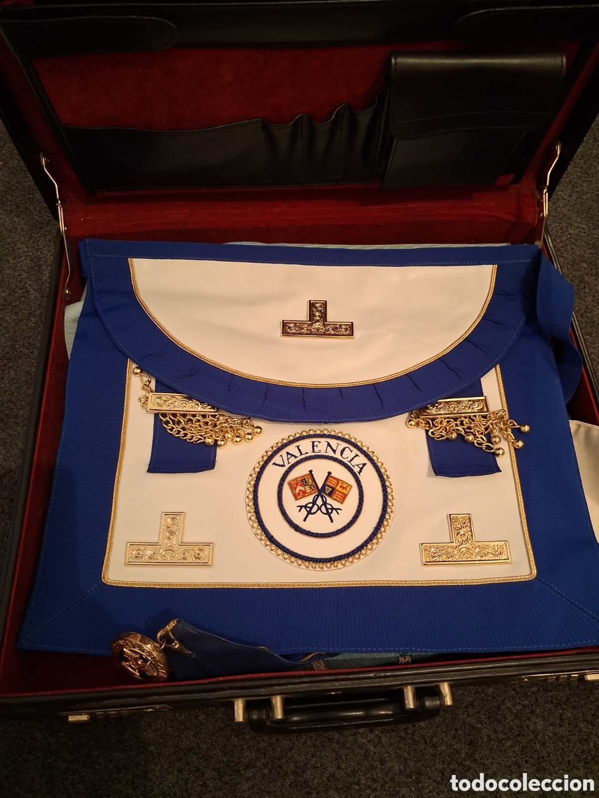 Coleccionismo: Mandiles ceremonial azul + medallas